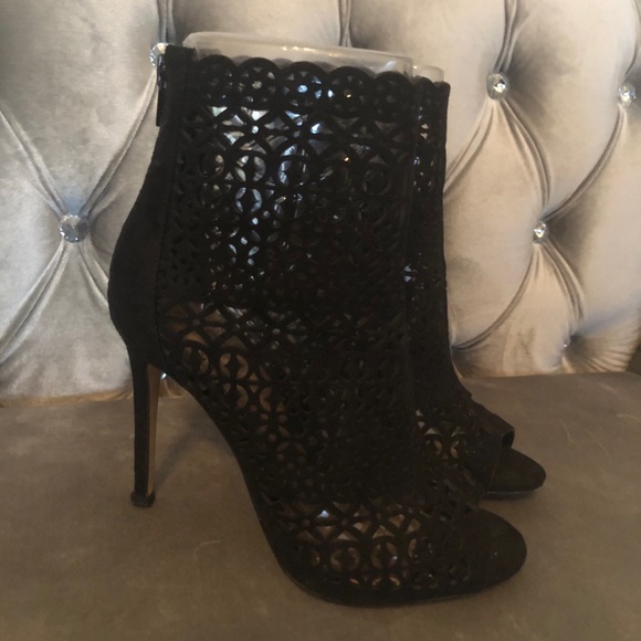 Heels - Picture 2 of 4